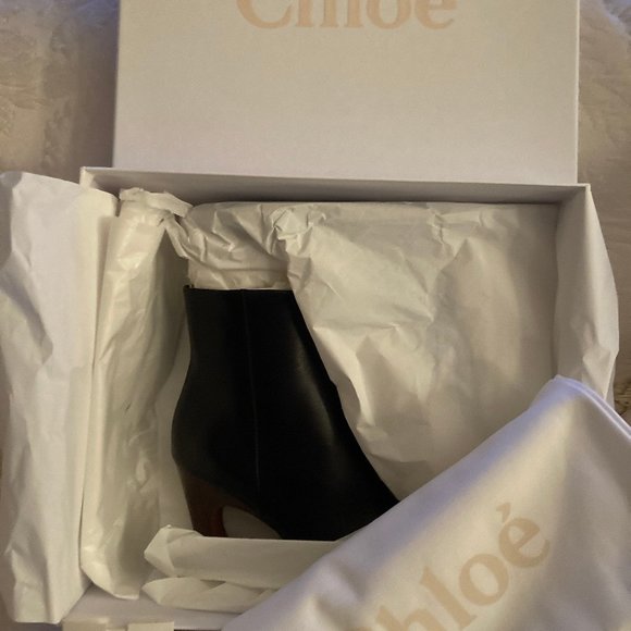 Chloé:  Oli Leather Ankle Boots - black - Picture 10 of 12